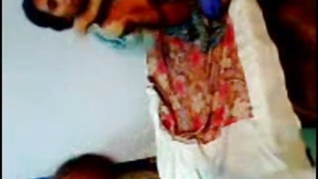 नि: शुल्क अश्लील कोई पंजीकरण  जब वह हिंदी सेक्सी पिक्चर मूवी chokes पर यह
